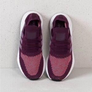 Adidas Women's Swift Run Primeknit sneakers in “Red Night” color